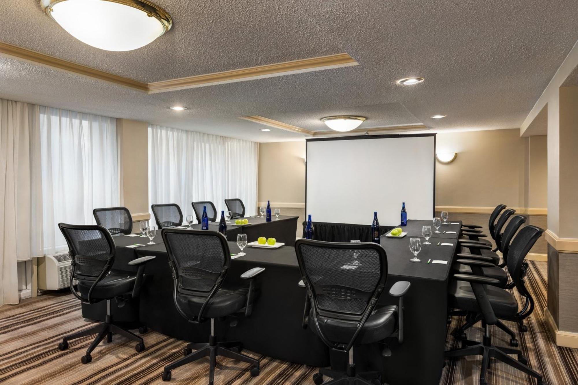 Holiday Inn Gaithersburg, An Ihg Hotel Екстер'єр фото